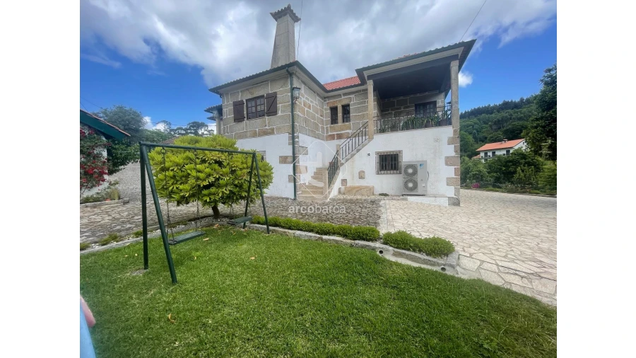 Moradia T5 para Venda em Fornelos e Queijada Foto 5