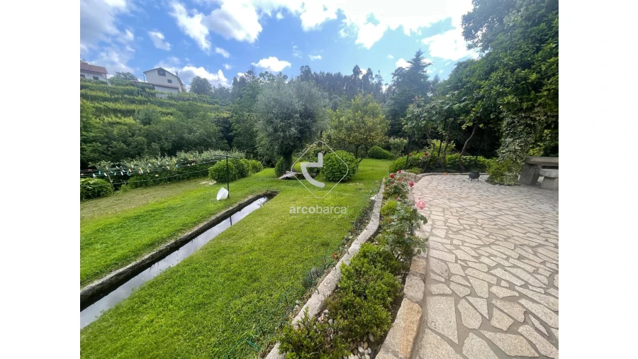 Moradia T5 para Venda em Fornelos e Queijada Foto 18