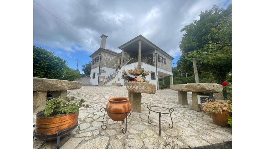 Moradia T5 para Venda em Fornelos e Queijada Foto 9