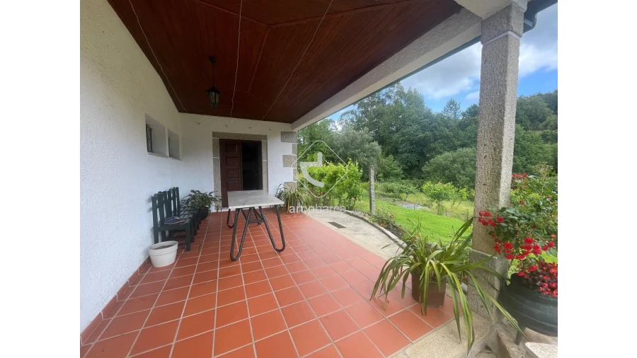 Moradia T5 para Venda em Fornelos e Queijada Foto 17