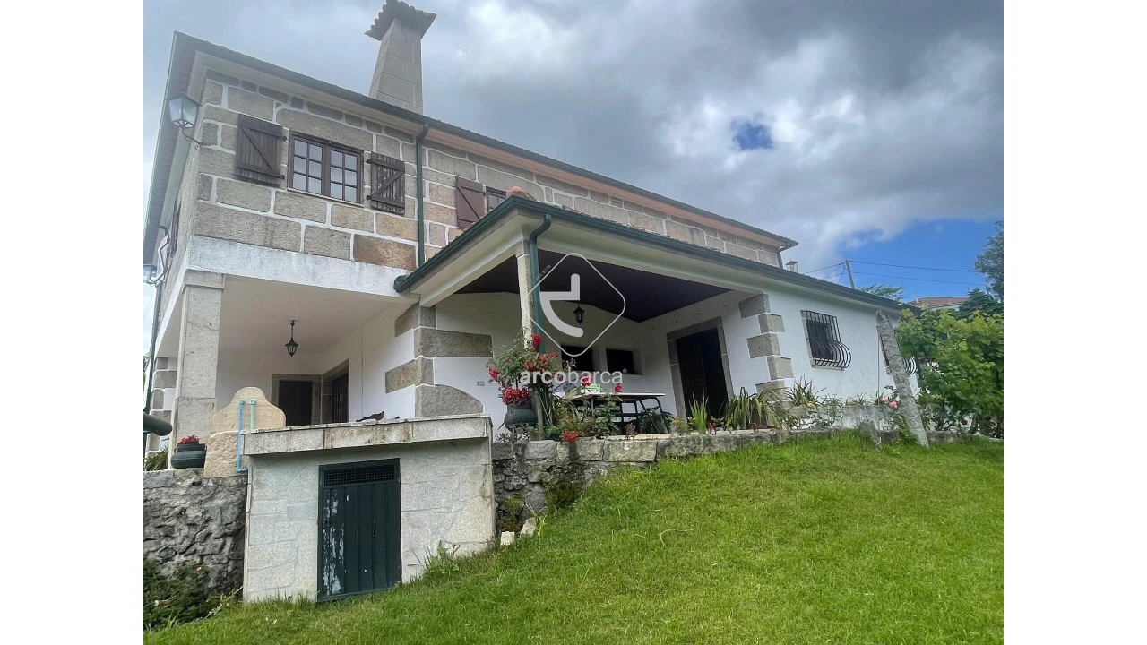 Moradia T5 para Venda em Fornelos e Queijada Foto 7