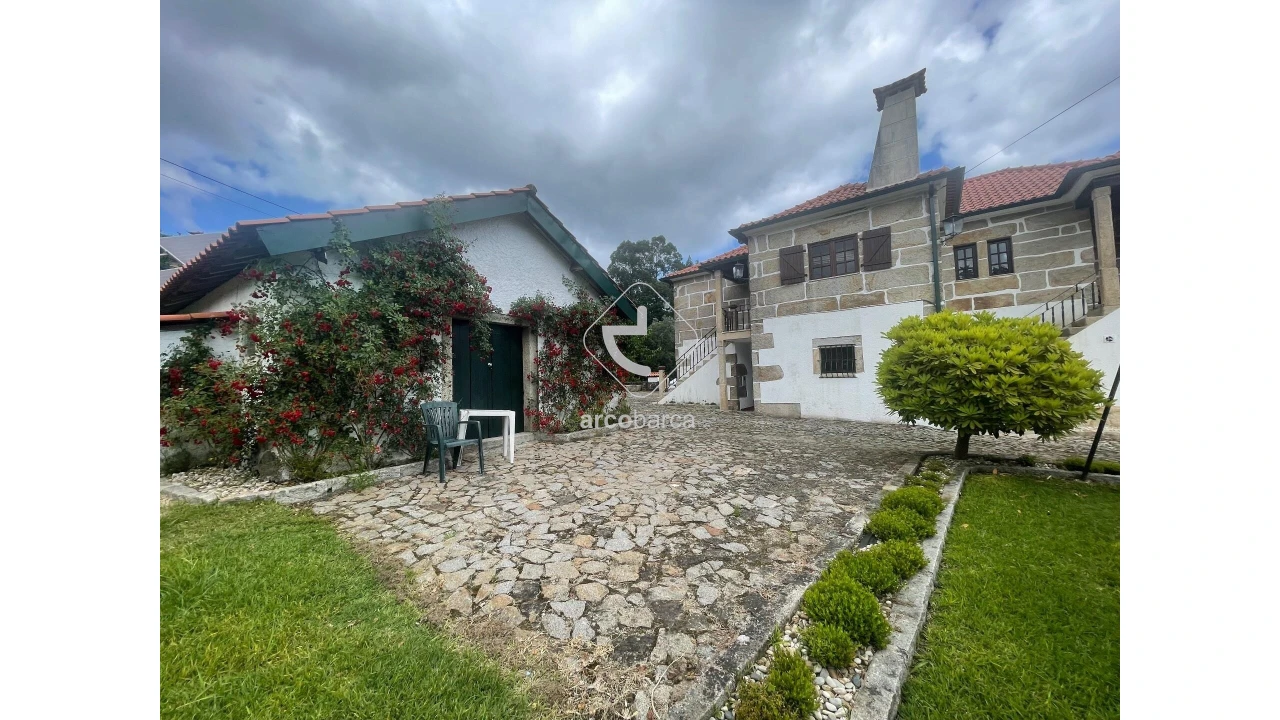 Moradia T5 para Venda em Fornelos e Queijada Foto 12