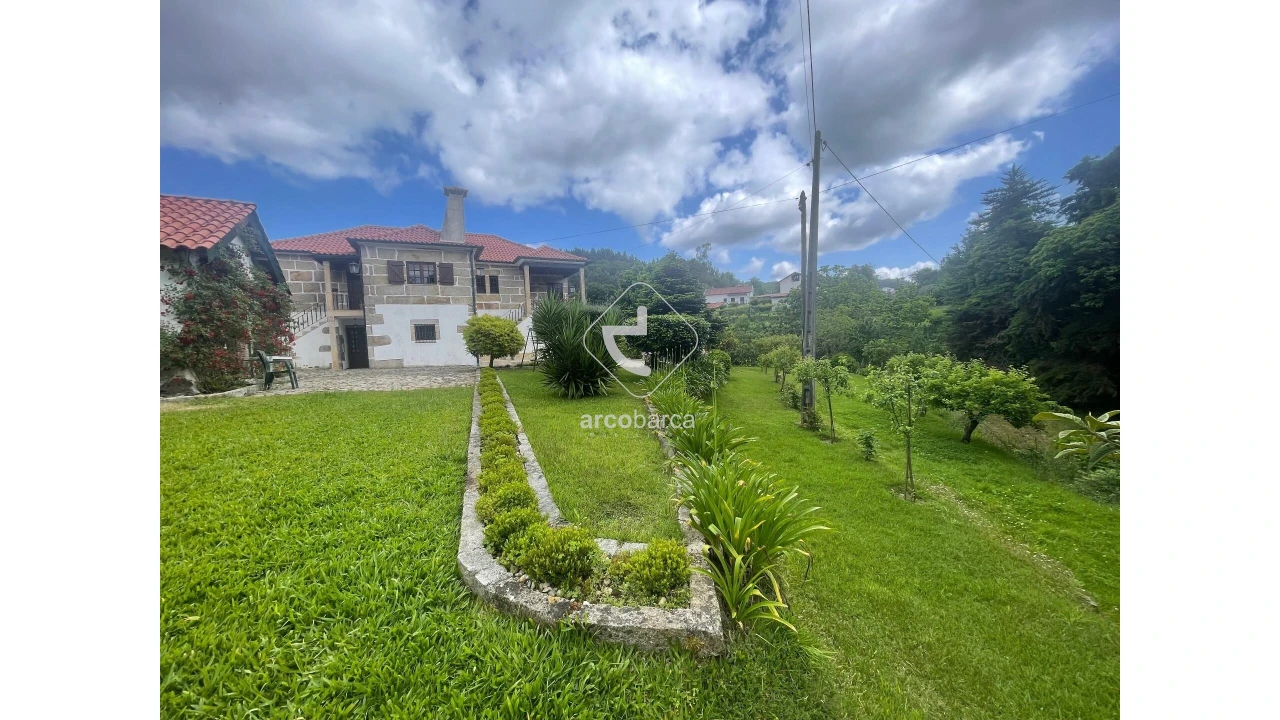 Moradia T5 para Venda em Fornelos e Queijada Foto 11