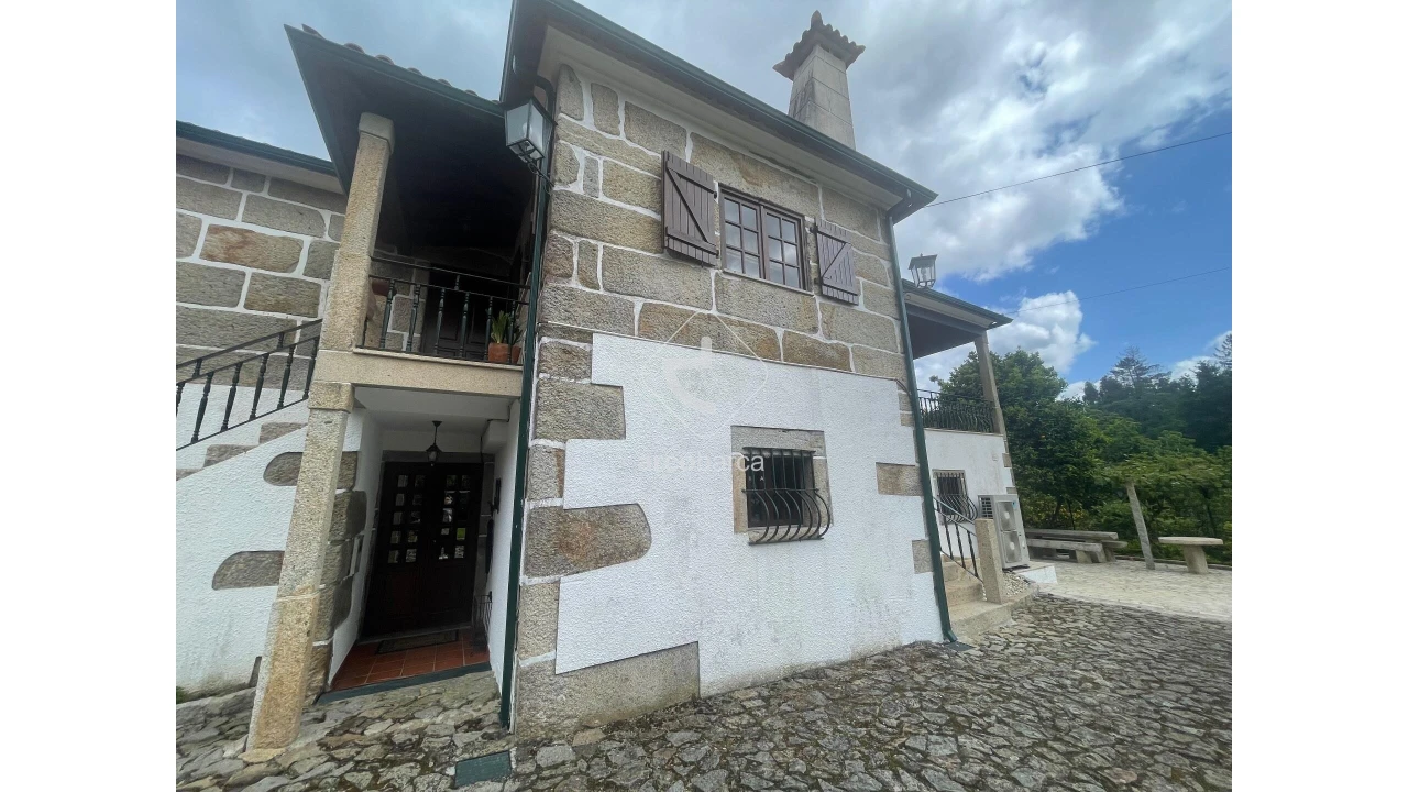 Moradia T5 para Venda em Fornelos e Queijada Foto 37