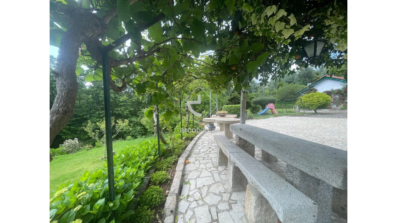 Moradia T5 para Venda em Fornelos e Queijada Foto 19