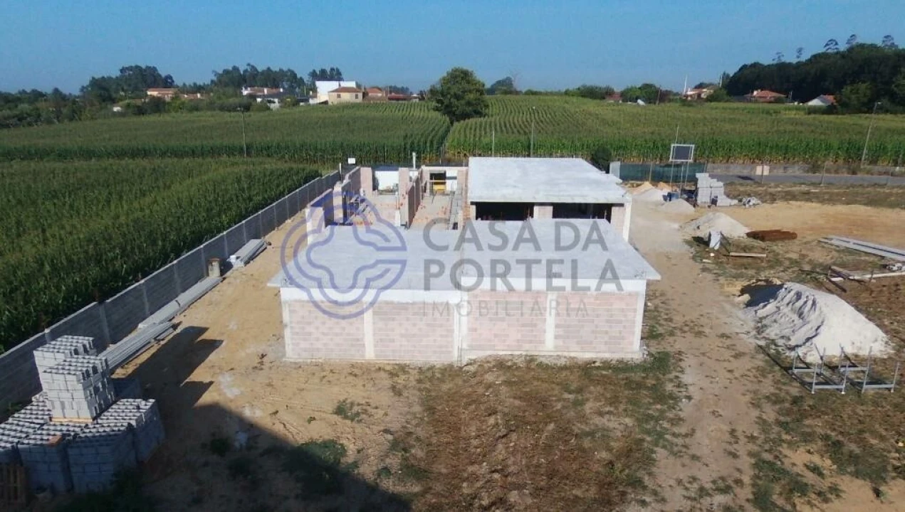 Moradia T3 para Venda em São Miguel do Souto e Mosteirô Foto 18