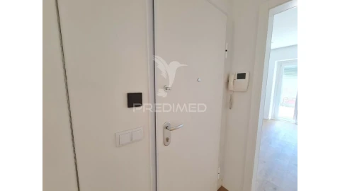 Apartamento T2 para Venda em Benfica