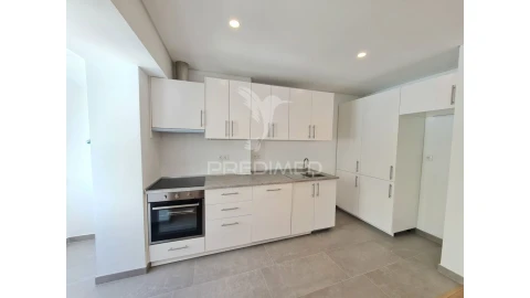 Apartamento T2 para Venda em Benfica