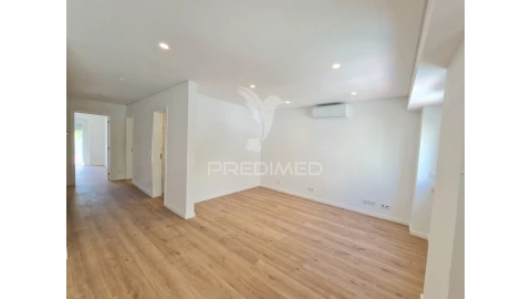 Apartamento T2 para Venda em Benfica