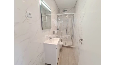 Apartamento T2 para Venda em Benfica