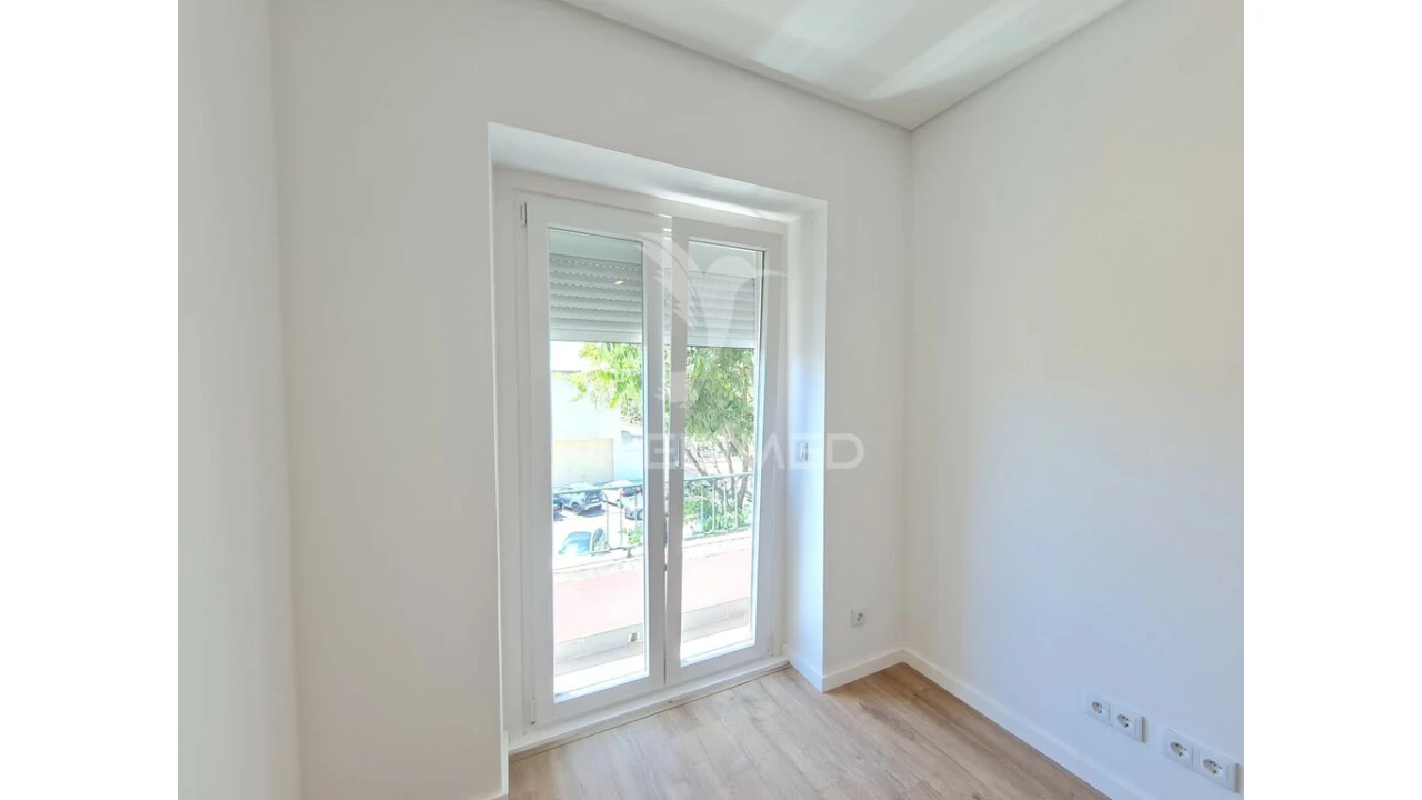Apartamento T2 para Venda em Benfica Foto 13