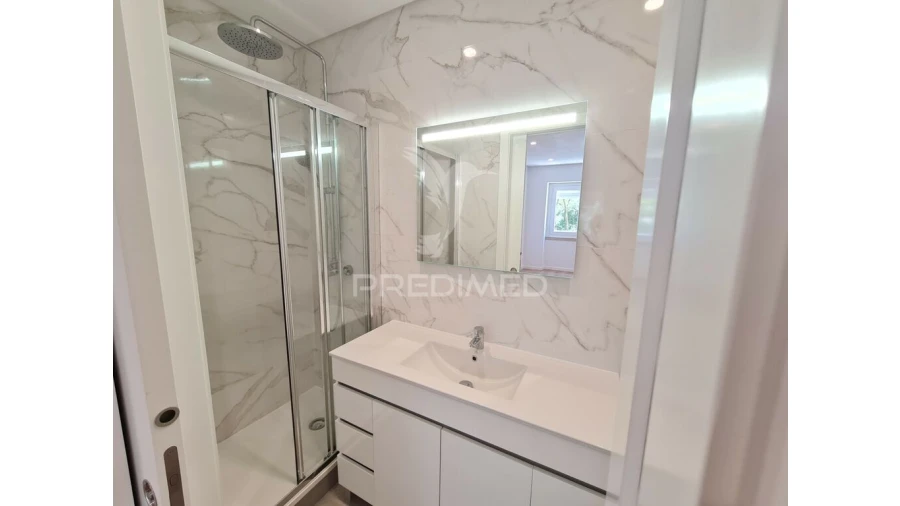 Apartamento T2 para Venda em Benfica Foto 18