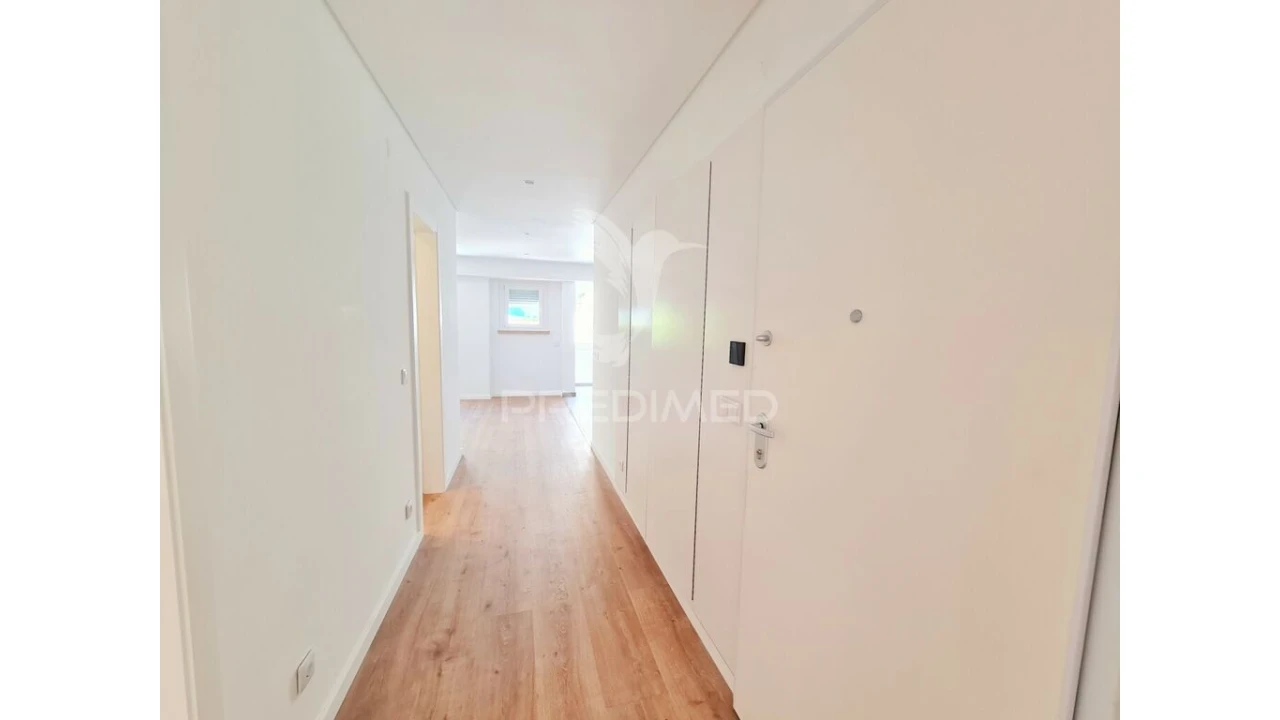 Apartamento T2 para Venda em Benfica Foto 8