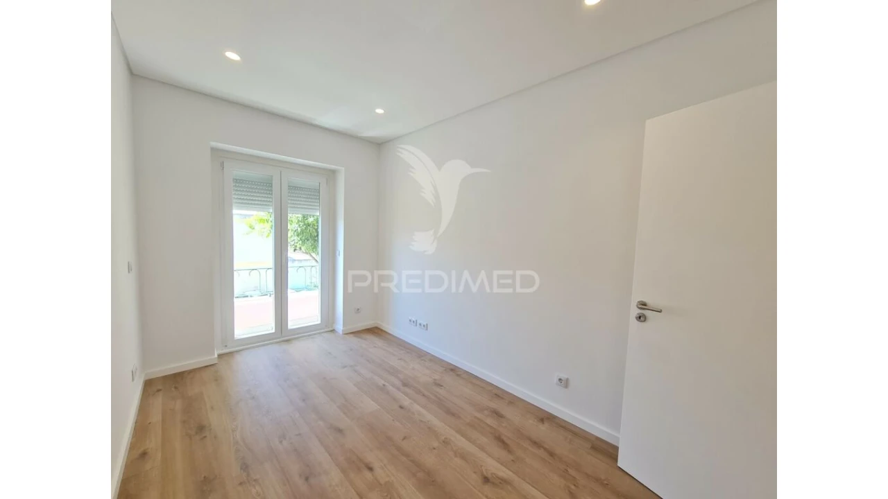 Apartamento T2 para Venda em Benfica Foto 12