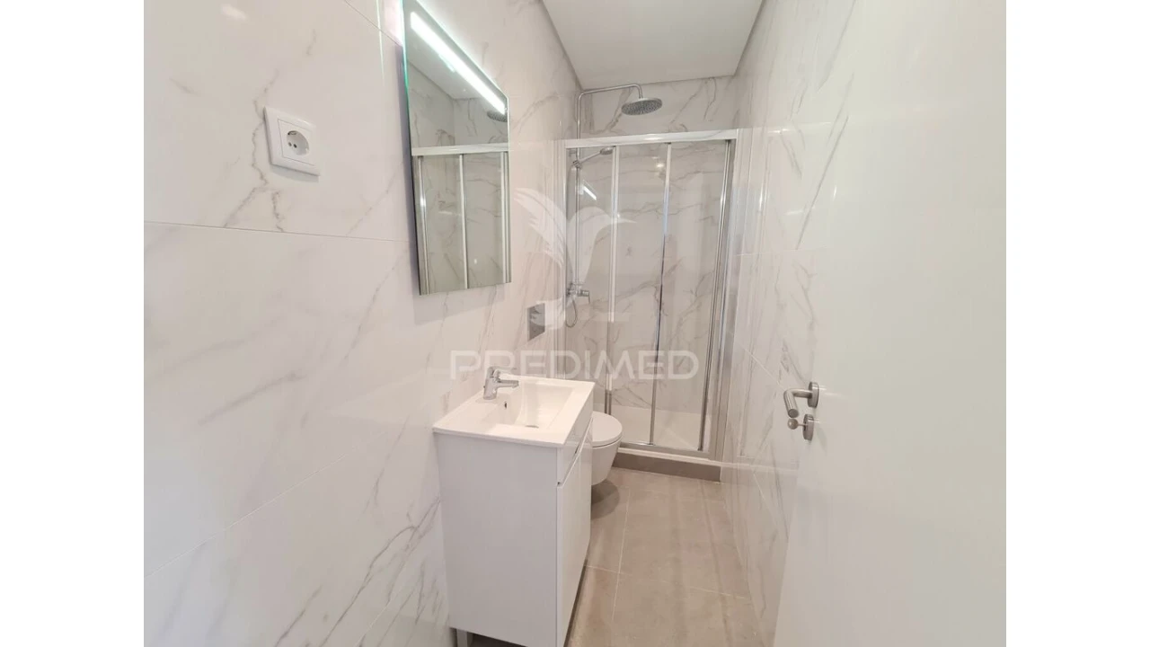 Apartamento T2 para Venda em Benfica Foto 9