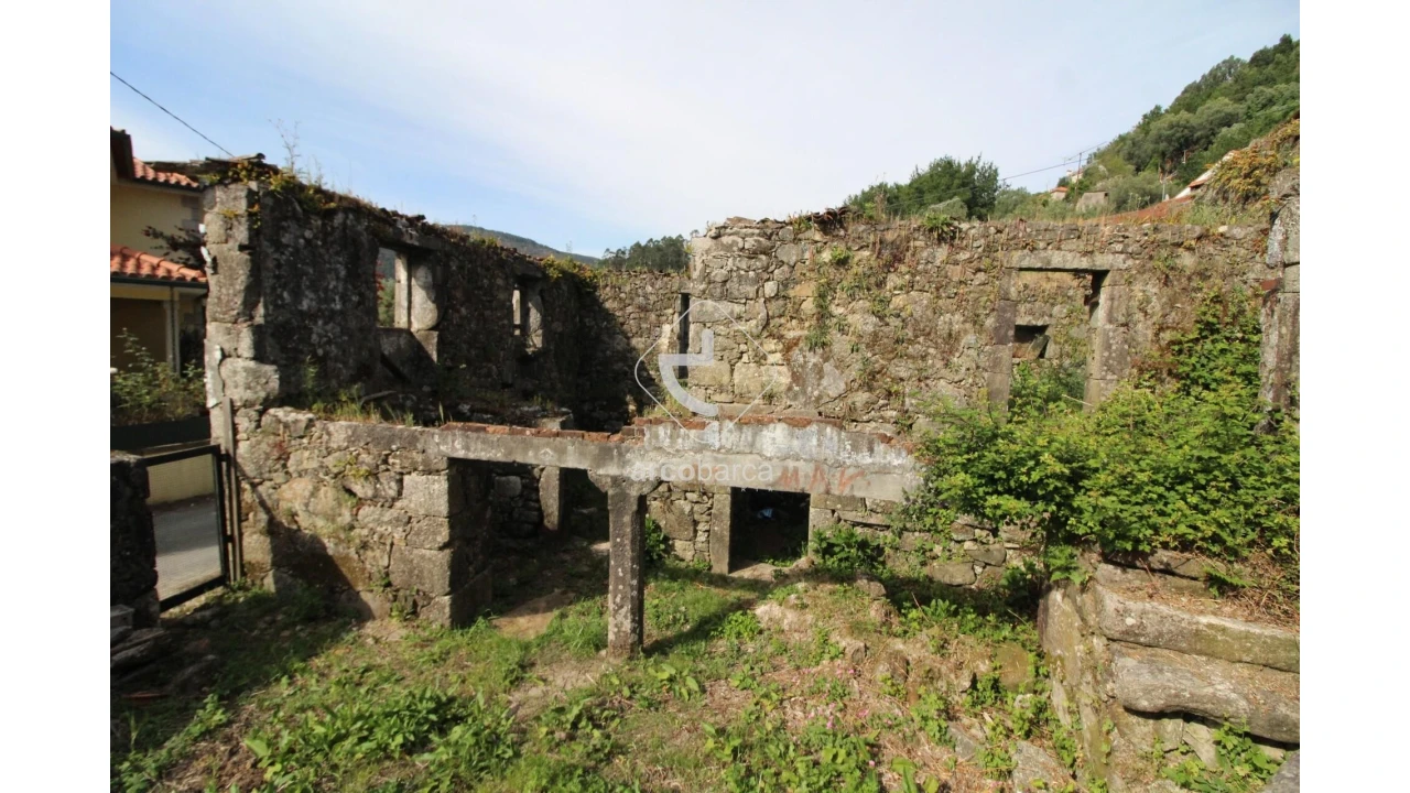 Moradia T3 para Venda em Bárrio e Cepões Foto 11