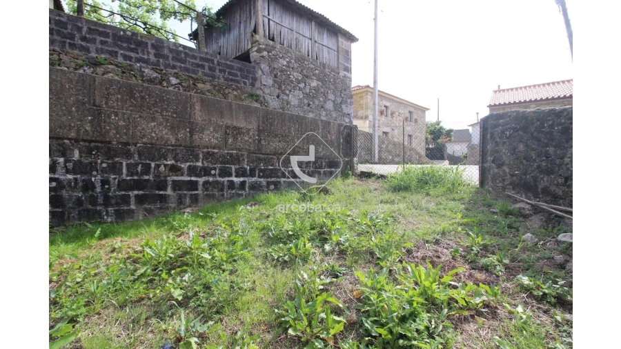 Moradia T3 para Venda em Bárrio e Cepões Foto 26