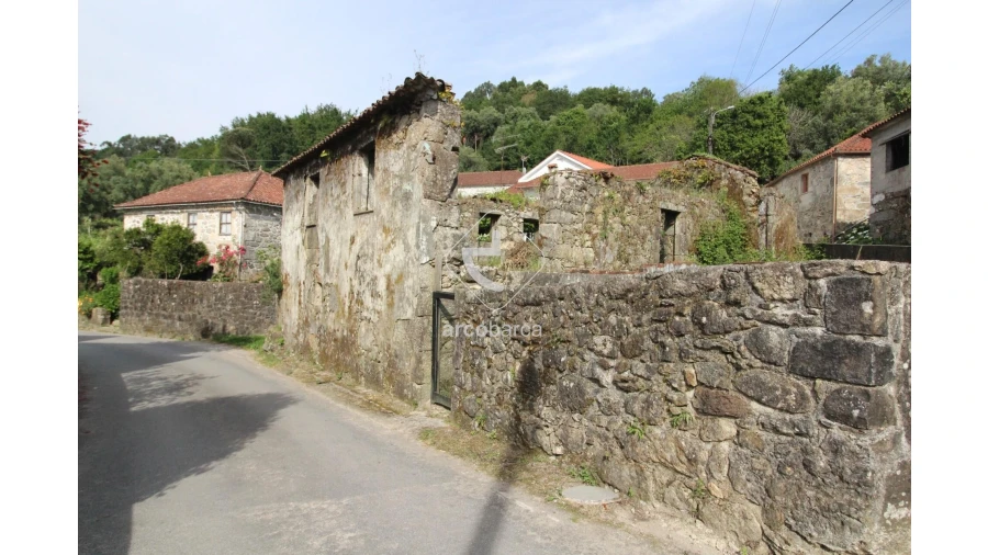 Moradia T3 para Venda em Bárrio e Cepões Foto 12