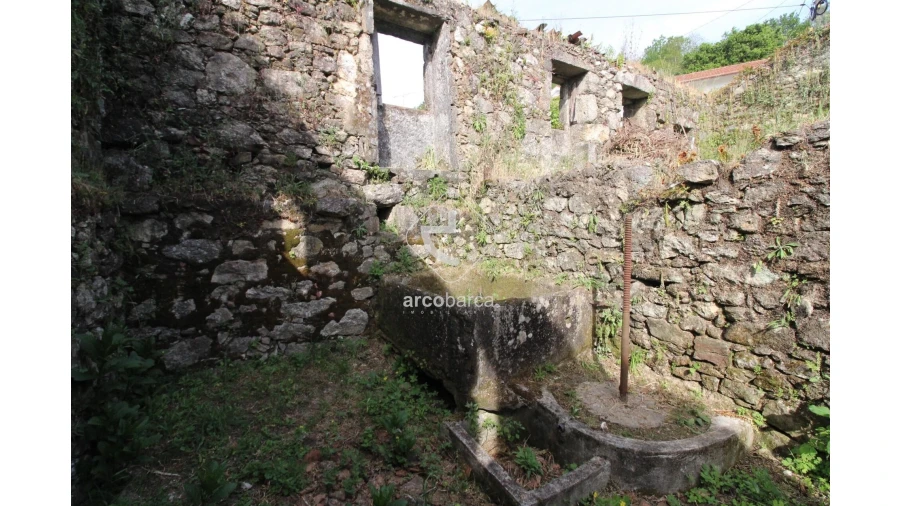 Moradia T3 para Venda em Bárrio e Cepões Foto 21