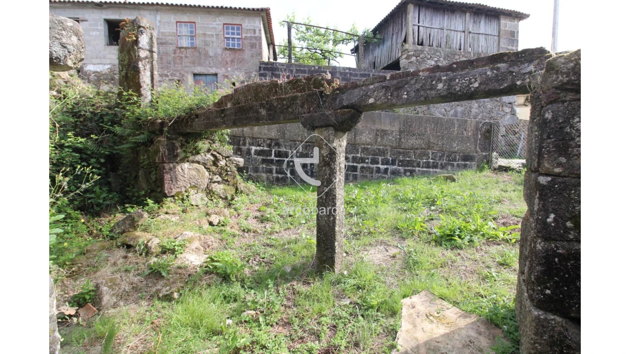 Moradia T3 para Venda em Bárrio e Cepões Foto 27