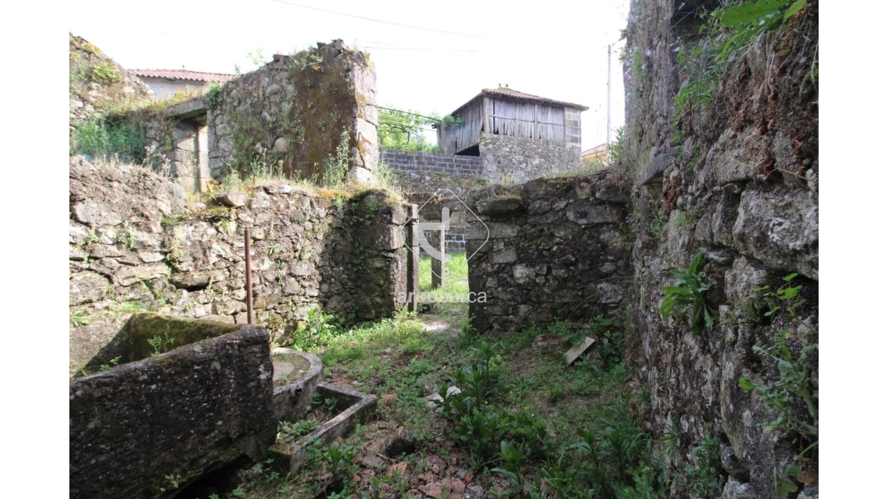 Moradia T3 para Venda em Bárrio e Cepões Foto 23