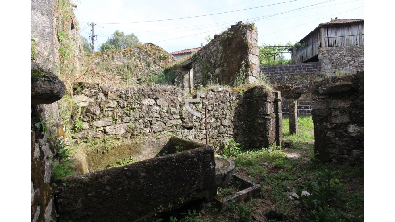 Moradia T3 para Venda em Bárrio e Cepões Foto 22