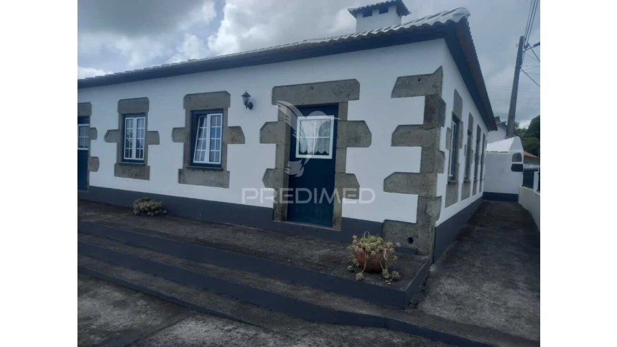 Moradia T3 para Venda em Terra Chã Foto 3