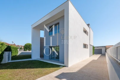 Moradia T4 para Venda em Azeitão (São Lourenço e São Simão)