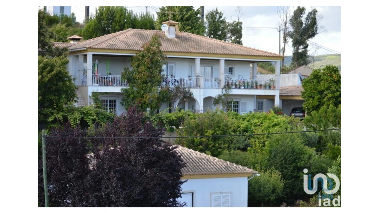 Moradia T5 para Venda em Castanheira de Pêra e Coentral Foto 2