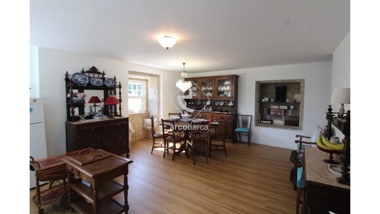 Moradia T4 para Venda em Labruja Foto 8