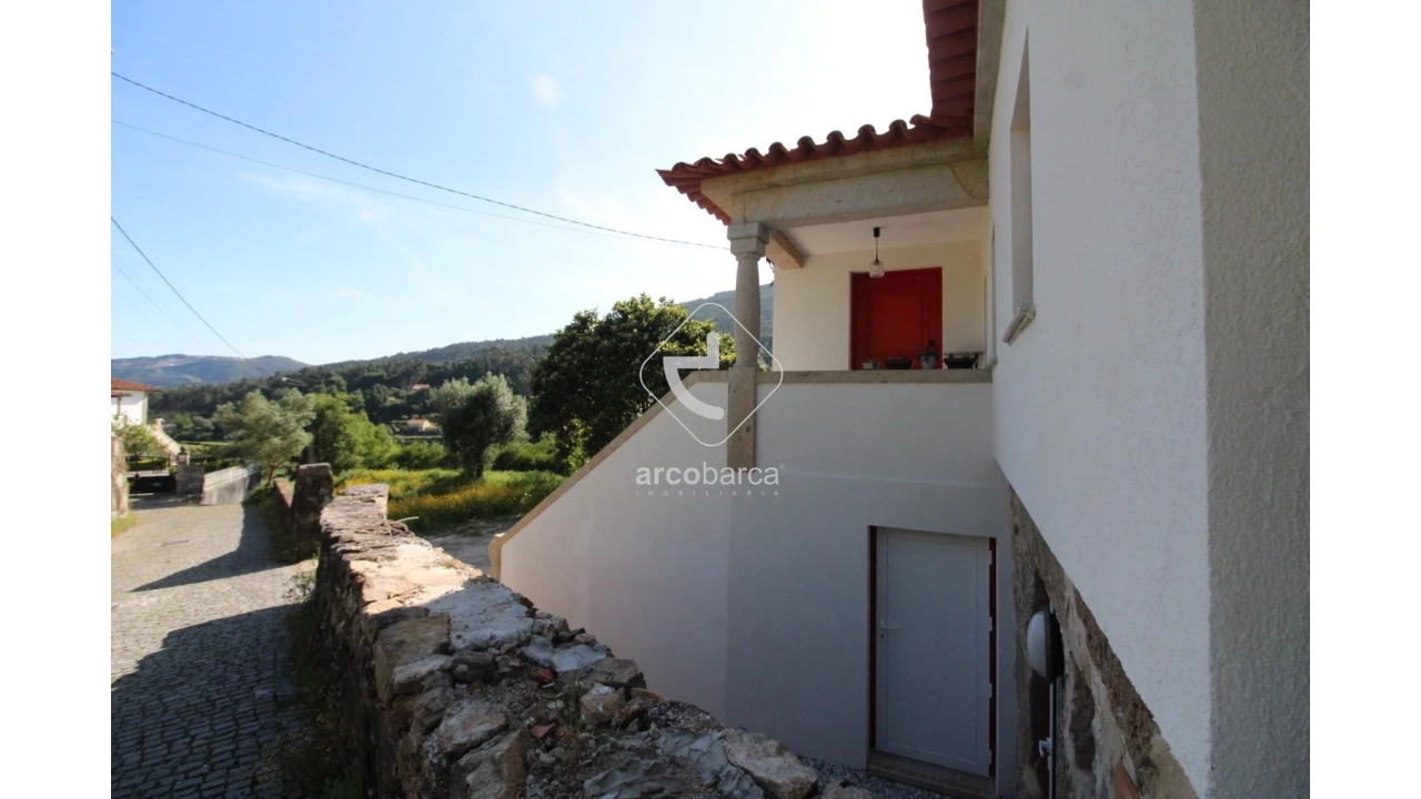 Moradia T4 para Venda em Labruja Foto 60