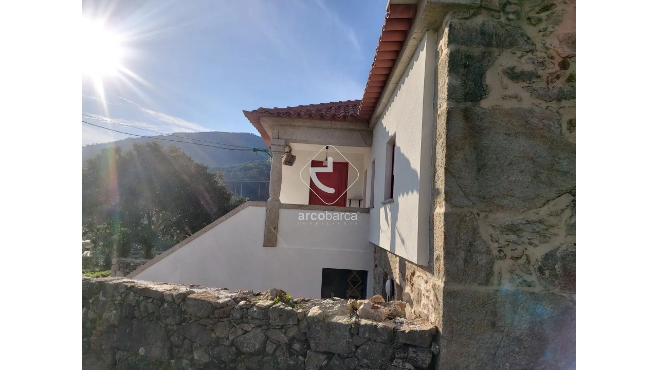 Moradia T4 para Venda em Labruja Foto 6