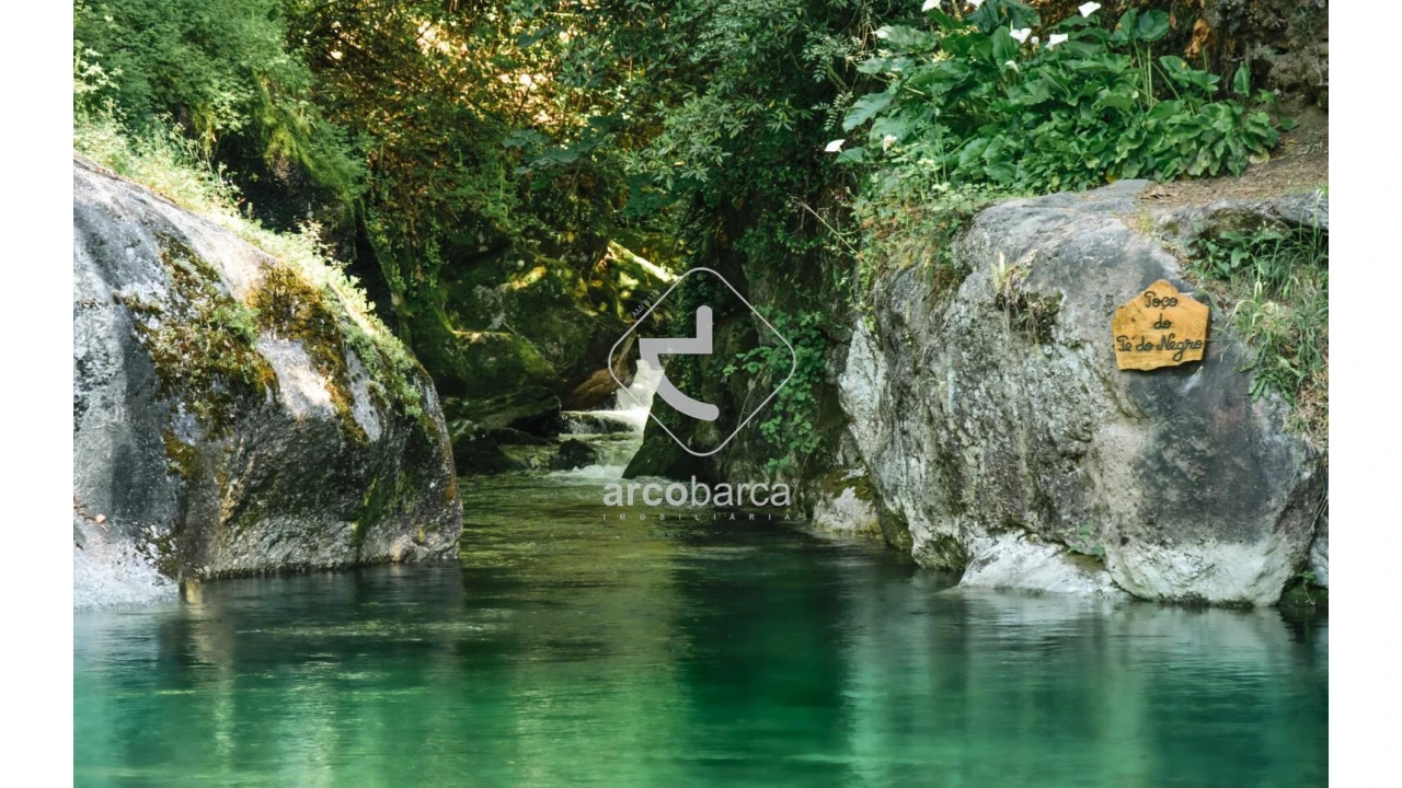 Moradia T4 para Venda em Labruja Foto 82