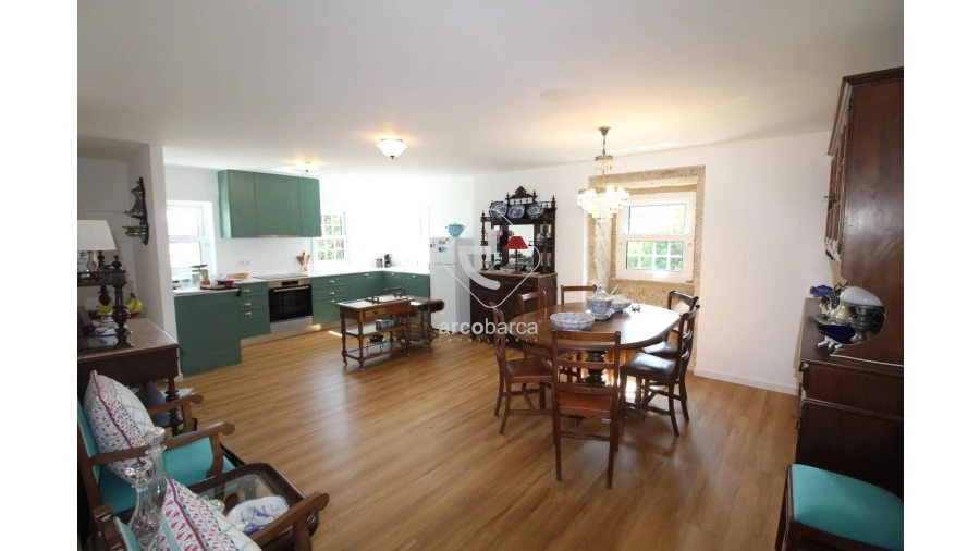 Moradia T4 para Venda em Labruja Foto 9