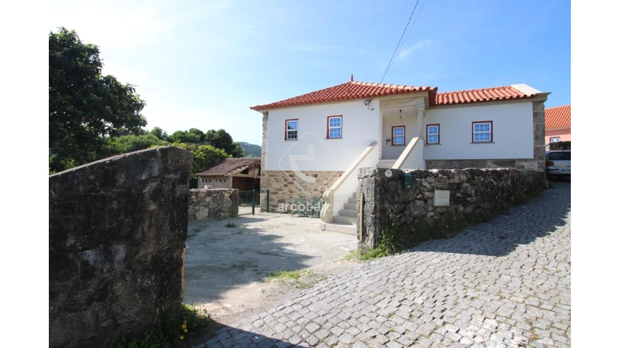 Moradia T4 para Venda em Labruja Foto 57