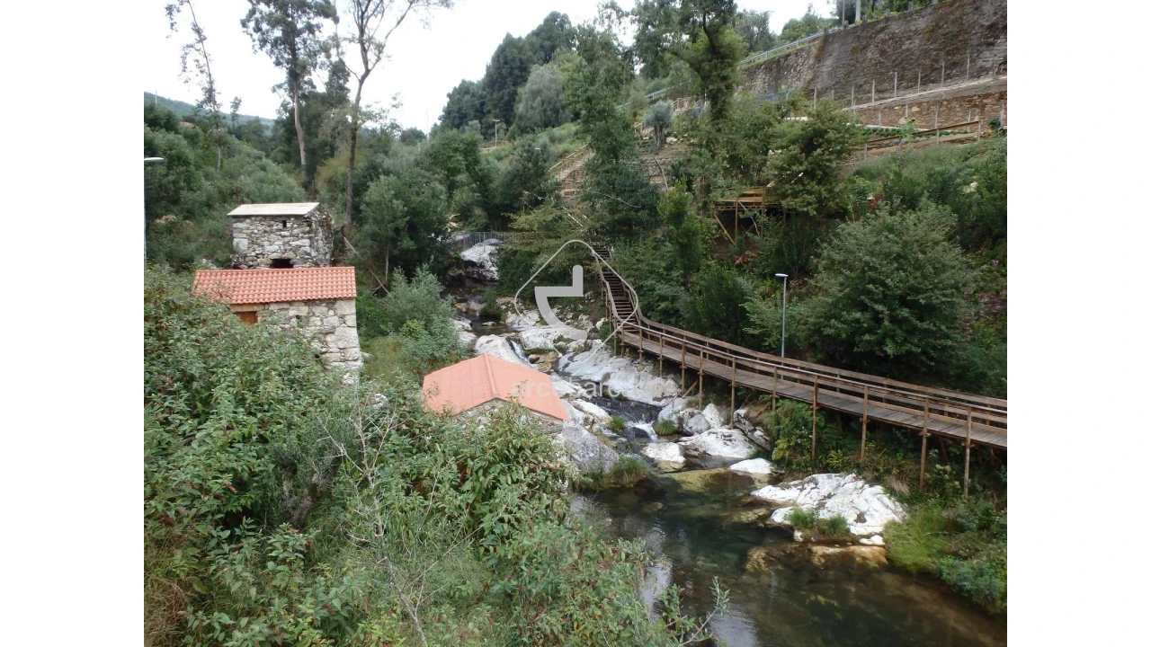 Moradia T4 para Venda em Labruja Foto 67