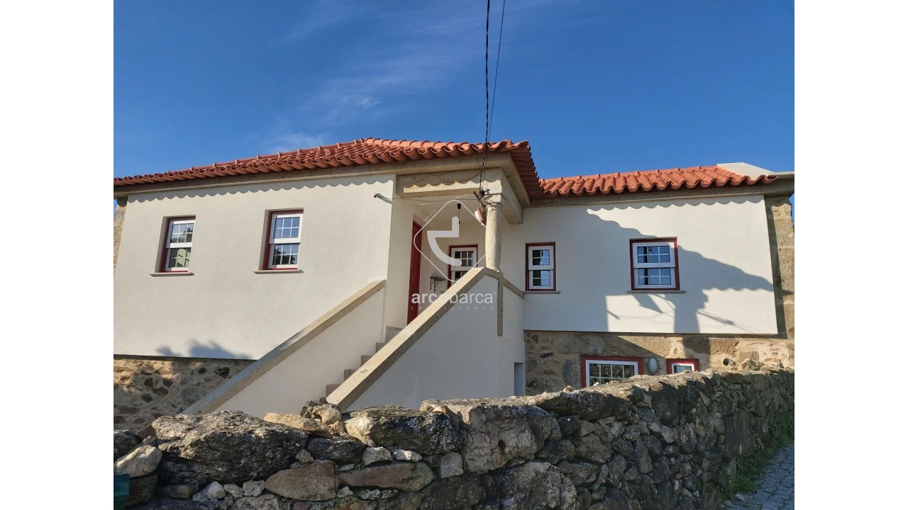 Moradia T4 para Venda em Labruja Foto 5