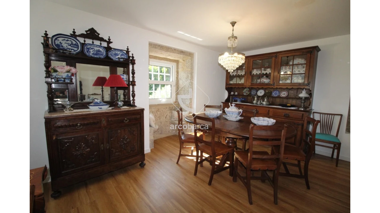 Moradia T4 para Venda em Labruja Foto 10