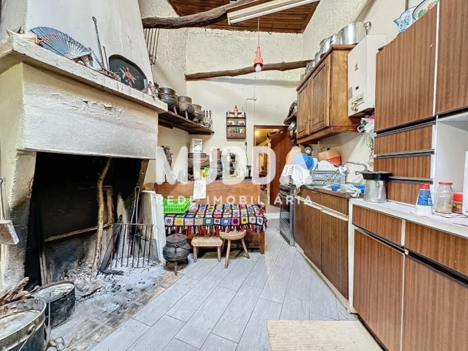 Moradia T2 para Venda em Babe Foto 4