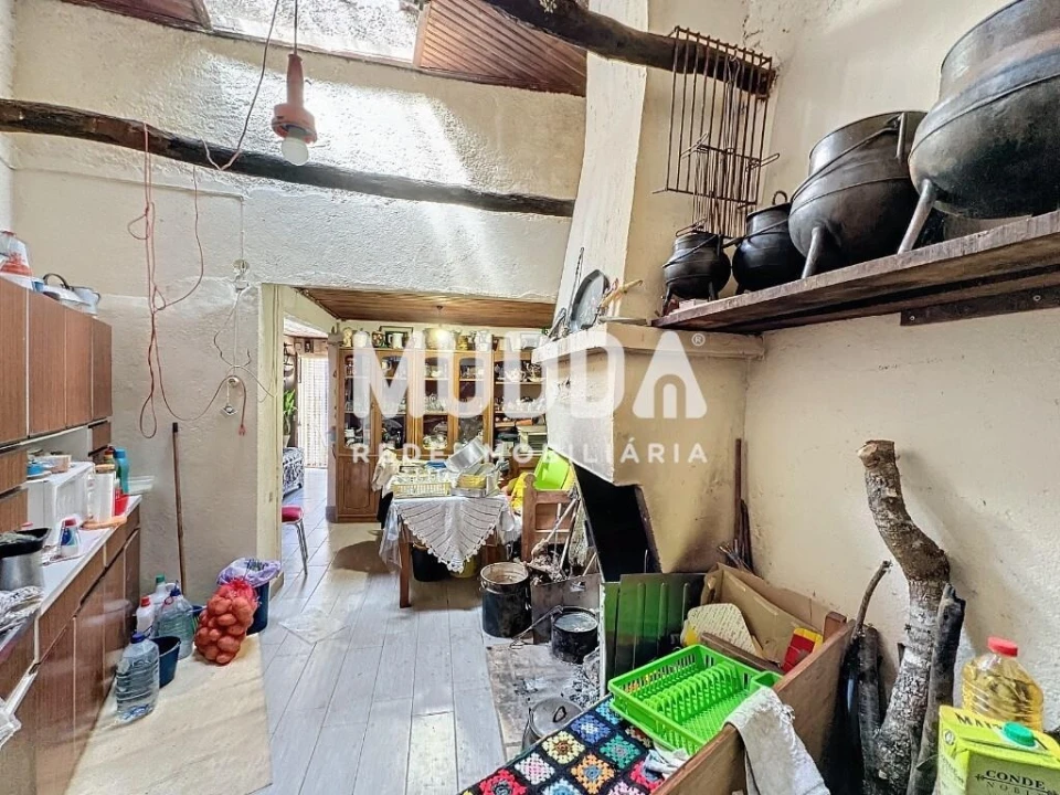 Moradia T2 para Venda em Babe Foto 5