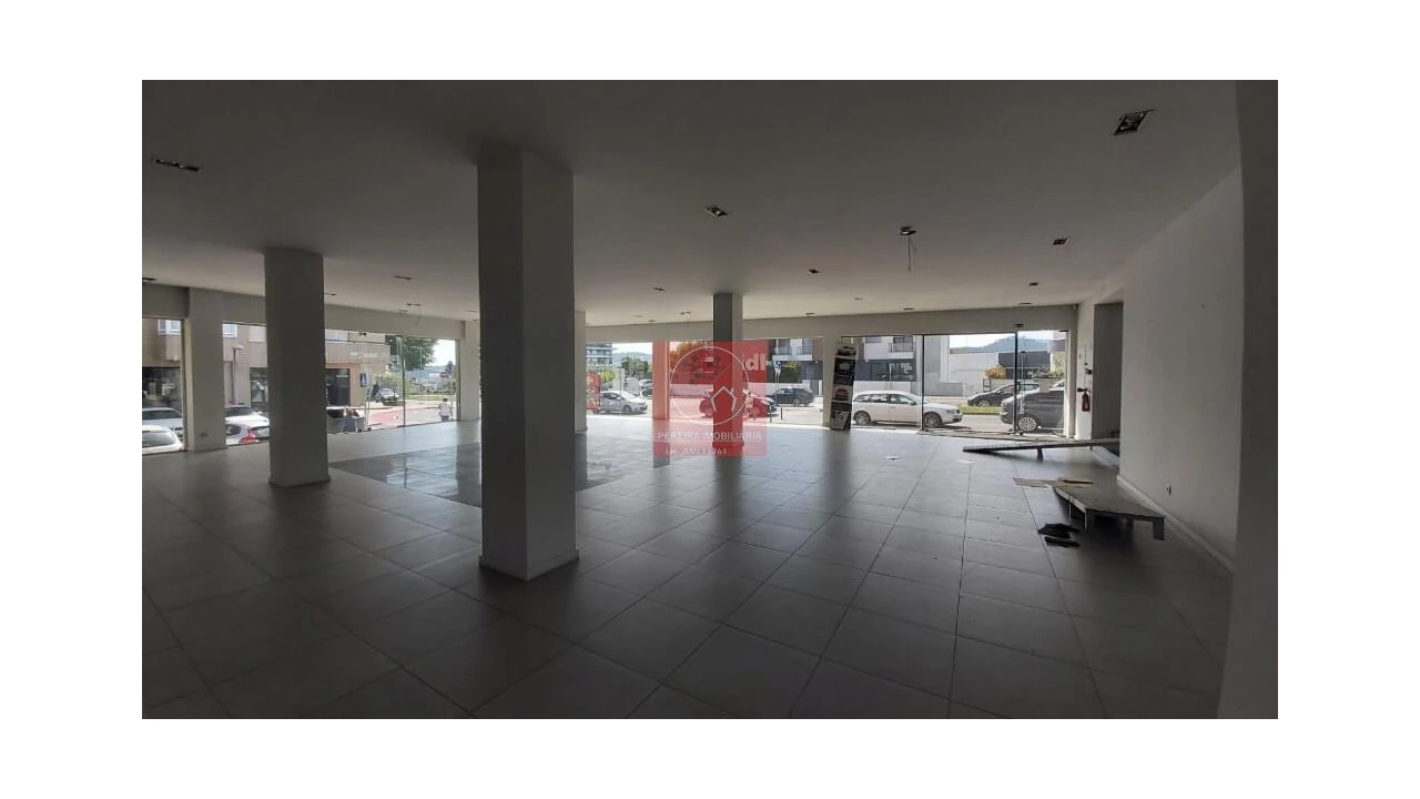 Loja para Arrendamento em Barcelos, V.Boa, V.Frescainha Foto 14