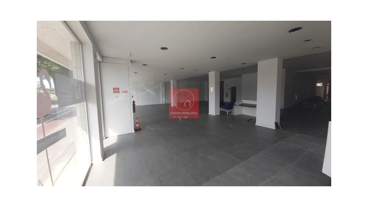 Loja para Arrendamento em Barcelos, V.Boa, V.Frescainha Foto 16