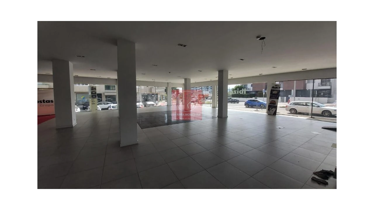 Loja para Arrendamento em Barcelos, V.Boa, V.Frescainha Foto 1