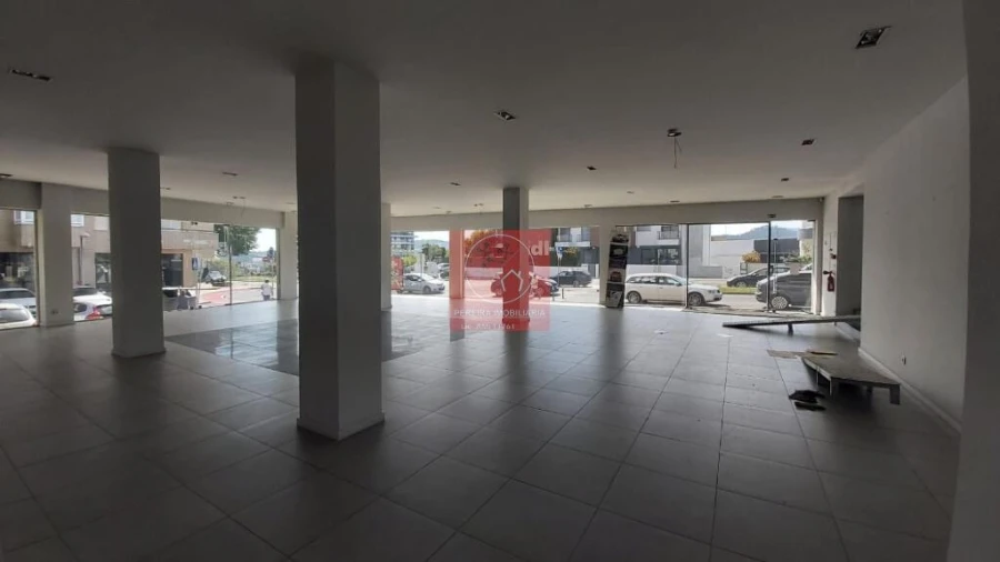 Loja para Arrendamento em Barcelos, V.Boa, V.Frescainha Foto 14