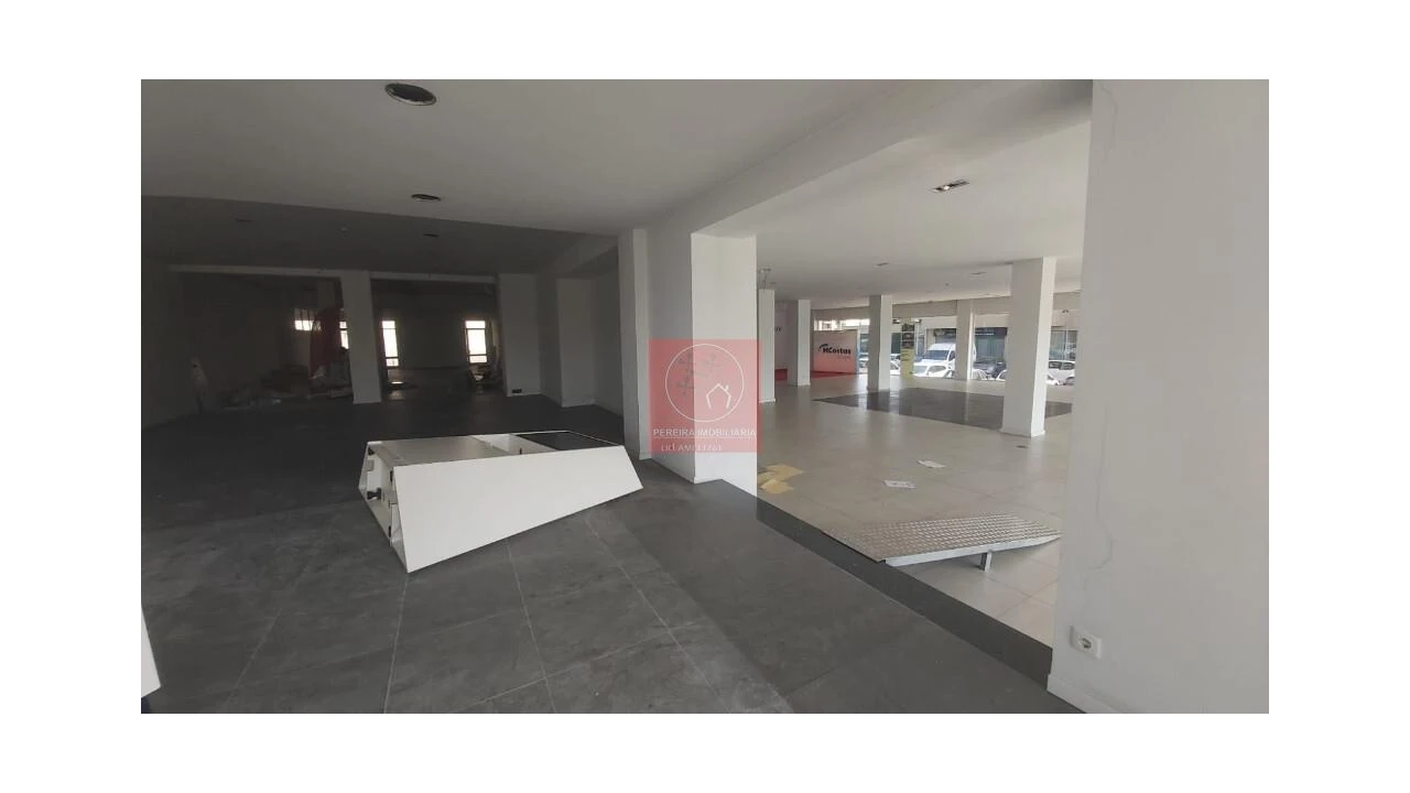 Loja para Arrendamento em Barcelos, V.Boa, V.Frescainha Foto 23