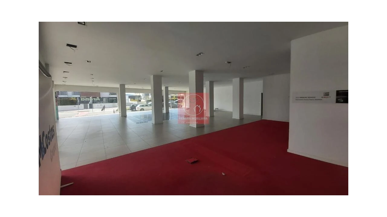 Loja para Arrendamento em Barcelos, V.Boa, V.Frescainha Foto 11