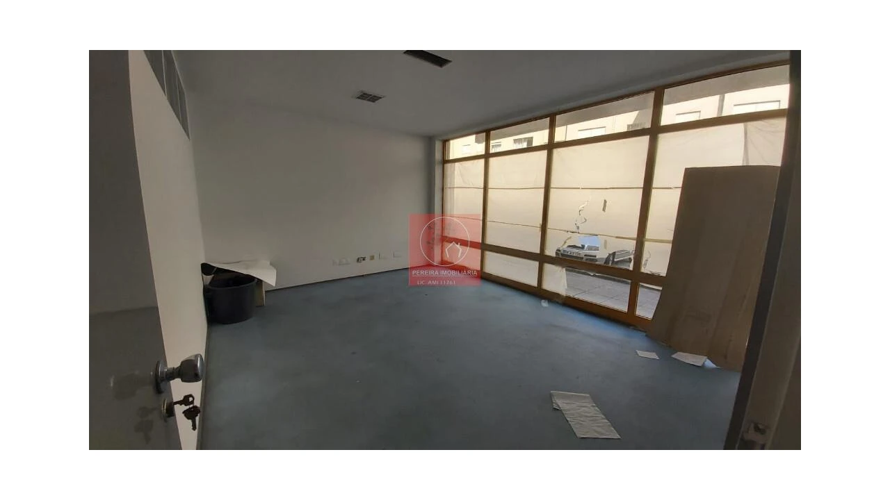 Loja para Arrendamento em Barcelos, V.Boa, V.Frescainha Foto 5