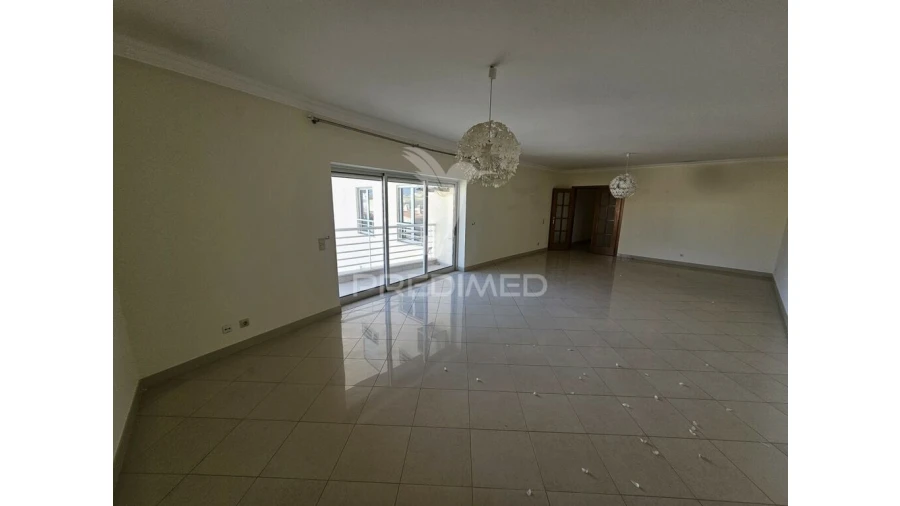 Apartamento T3 para Venda em Quarteira Foto 7