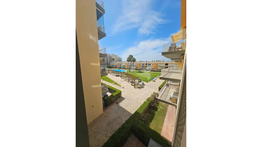 Apartamento T3 para Venda em Quarteira Foto 3