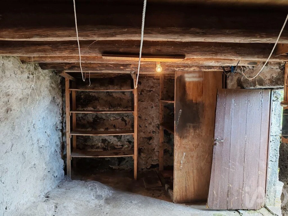 Moradia T3 para Venda em Lajes do Pico Foto 17